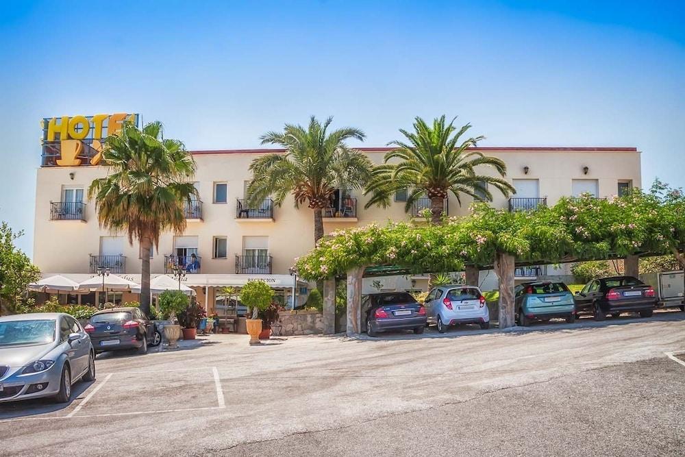 Hotel Al-Andalus Nerja Exterior photo